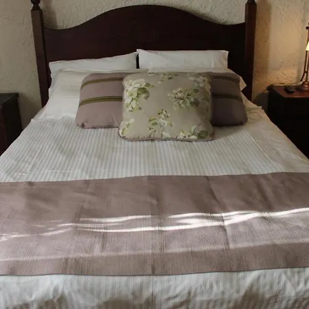 Karahalios Guest house *