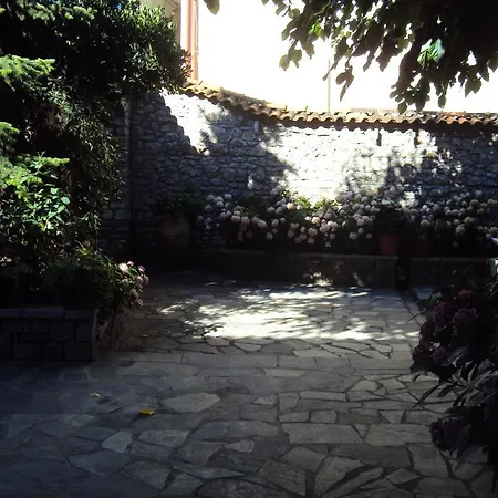 Karahalios * Polydrossos